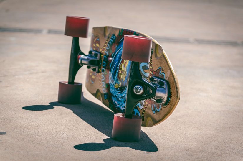 Tout savoir sur le surfskate : planches, disciplines, conseils